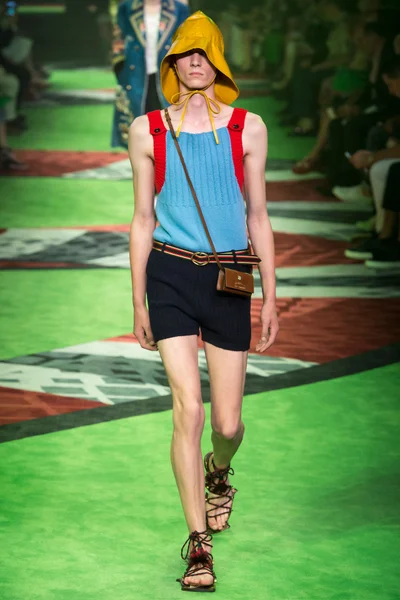 Look 38
